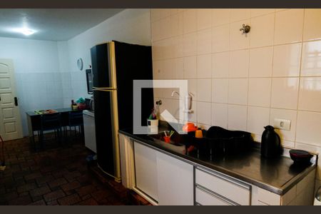 Casa à venda com 172m², 4 quartos e 2 vagas Casa à venda com 172m², 4 quartos e 2 vagasCozinha - Armários