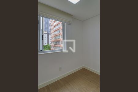 Quarto 1 de apartamento para alugar com 2 quartos, 54m² em Lourdes, Belo Horizonte
