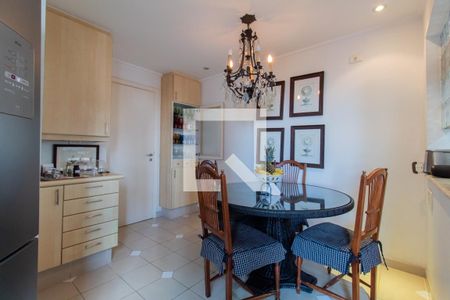 Apartamento à venda com 370m², 4 quartos e 5 vagas Apartamento à venda com 370m², 4 quartos e 5 vagasCozinha