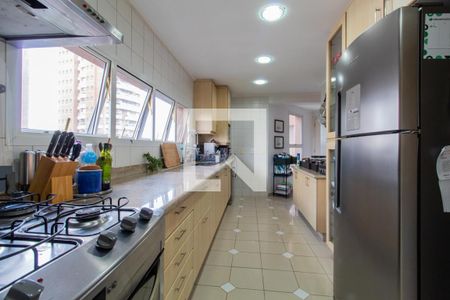 Apartamento à venda com 370m², 4 quartos e 5 vagas Apartamento à venda com 370m², 4 quartos e 5 vagasCozinha