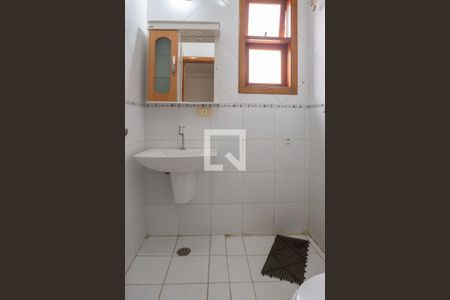 Casa para alugar com 180m², 3 quartos e 1 vaga Casa para alugar com 180m², 3 quartos e 1 vagaBanheiro da Suíte 2