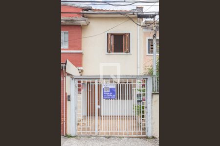 Casa para alugar com 180m², 3 quartos e 1 vaga Casa para alugar com 180m², 3 quartos e 1 vagaFachada