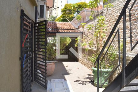 Casa à venda com 300m², 8 quartos e 1 vagaQuintal