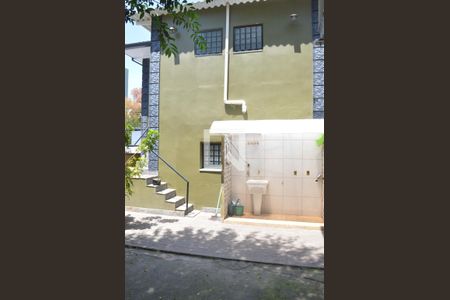 Casa à venda com 300m², 8 quartos e 1 vagaFachada fundos