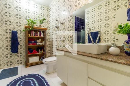 Casa à venda com 340m², 3 quartos e 4 vagas Casa à venda com 340m², 3 quartos e 4 vagasBanheiro