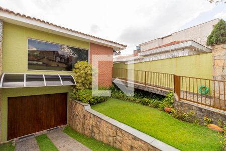 Casa à venda com 340m², 3 quartos e 4 vagas Casa à venda com 340m², 3 quartos e 4 vagasFachada