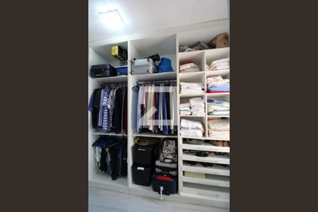 Casa à venda com 280m², 3 quartos e 4 vagasCloset do Quarto 2 (suíte)