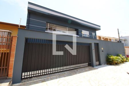 Casa à venda com 280m², 3 quartos e 4 vagasFachada