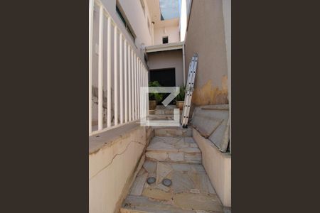 Casa à venda com 280m², 3 quartos e 4 vagasCorredor externo 1