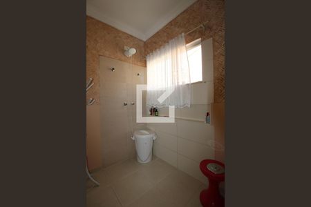 Casa à venda com 280m², 3 quartos e 4 vagasBanheiro da Suíte 1