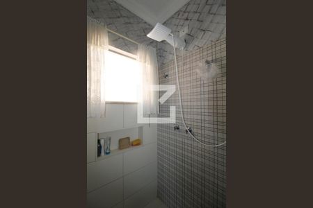 Casa à venda com 280m², 3 quartos e 4 vagasBanheiro da Suíte 2