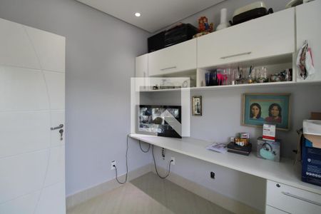 Casa à venda com 280m², 3 quartos e 4 vagasEscritório