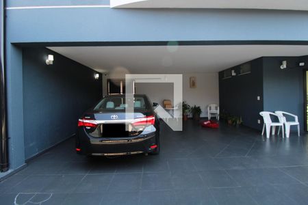 Casa à venda com 280m², 3 quartos e 4 vagasGaragem