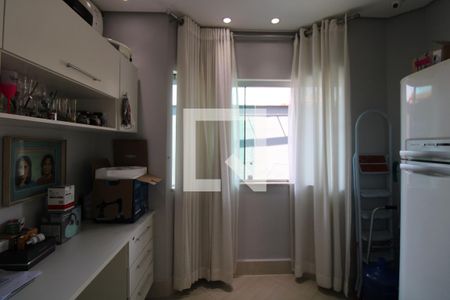 Casa à venda com 280m², 3 quartos e 4 vagasEscritório