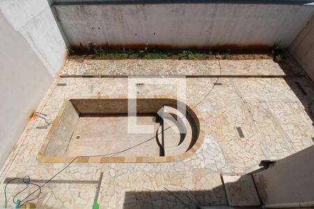 Casa à venda com 280m², 3 quartos e 4 vagasQuintal