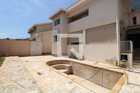 Casa à venda com 280m², 3 quartos e 4 vagasQuintal