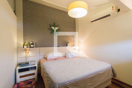 Casa de condomínio à venda com 140m², 4 quartos e 2 vagas Casa de condomínio à venda com 140m², 4 quartos e 2 vagasSuíte 4