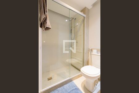 Casa de condomínio à venda com 140m², 4 quartos e 2 vagas Casa de condomínio à venda com 140m², 4 quartos e 2 vagasBanheiro das Suítes 2 e 3