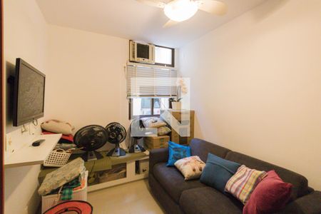 Casa de condomínio à venda com 140m², 4 quartos e 2 vagas Casa de condomínio à venda com 140m², 4 quartos e 2 vagasSuíte 2