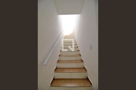 Casa à venda com 151m², 2 quartos e 3 vagasEscada