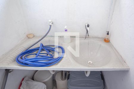 Casa à venda com 285m², 6 quartos e 2 vagas Casa à venda com 285m², 6 quartos e 2 vagasCasa 2 - Área de serviço