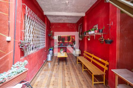 Casa à venda com 285m², 6 quartos e 2 vagas Casa à venda com 285m², 6 quartos e 2 vagasCasa 1 - Quintal