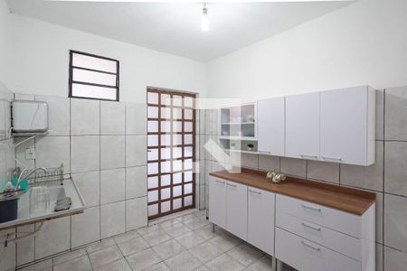 Casa à venda com 285m², 6 quartos e 2 vagas Casa à venda com 285m², 6 quartos e 2 vagasCasa 2 - Cozinha