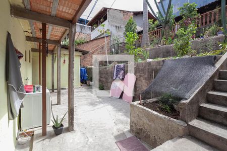 Casa à venda com 285m², 6 quartos e 2 vagas Casa à venda com 285m², 6 quartos e 2 vagasCasa 3 - Quintal