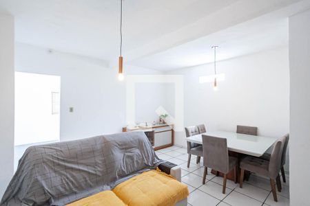 Casa à venda com 285m², 6 quartos e 2 vagas Casa à venda com 285m², 6 quartos e 2 vagasCasa 2 - Sala