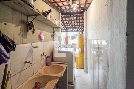 Casa à venda com 285m², 6 quartos e 2 vagas Casa à venda com 285m², 6 quartos e 2 vagasCasa 1 - Área de serviço