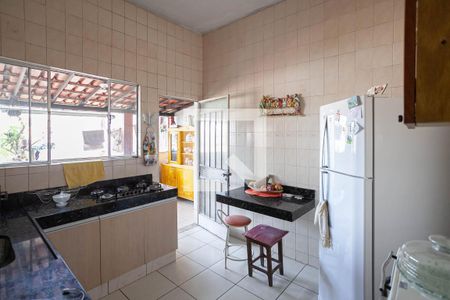 Casa à venda com 285m², 6 quartos e 2 vagas Casa à venda com 285m², 6 quartos e 2 vagasCasa 1 - Cozinha
