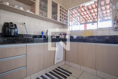 Casa à venda com 285m², 6 quartos e 2 vagas Casa à venda com 285m², 6 quartos e 2 vagasCasa 1 - Cozinha