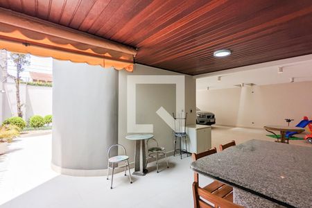 Casa à venda com 450m², 4 quartos e 6 vagas Casa à venda com 450m², 4 quartos e 6 vagasChurrasqueira