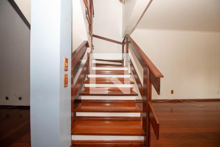 Escada de casa à venda com 5 quartos, 550m² em Jardim Itu, Porto Alegre