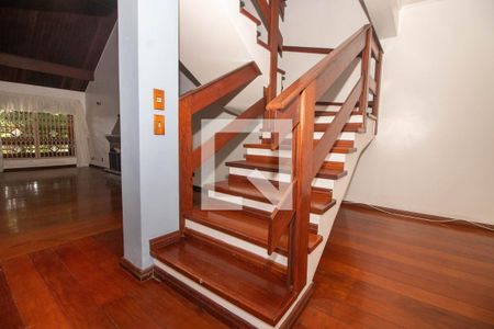 Escada de casa à venda com 5 quartos, 550m² em Jardim Itu, Porto Alegre