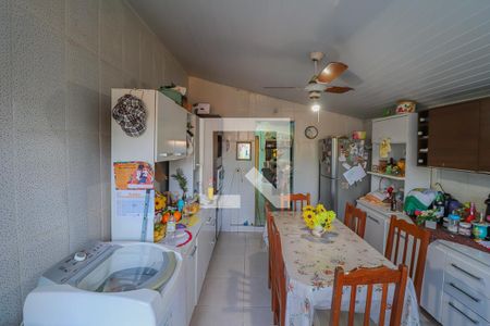 Casa à venda com 120m², 4 quartos e 2 vagasCozinha e Área de Serviço