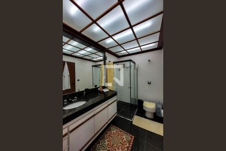 Casa à venda com 585m², 4 quartos e 4 vagasBanheiro Suíte 4