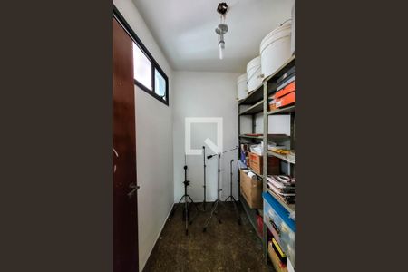 Casa à venda com 585m², 4 quartos e 4 vagasDeposito 2