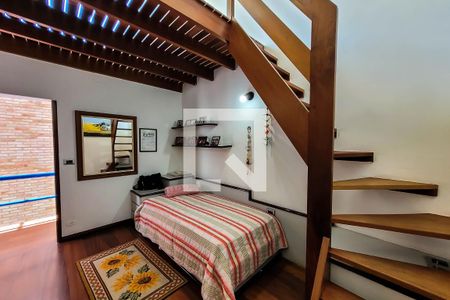 Casa à venda com 585m², 4 quartos e 4 vagasSuíte 2