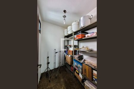 Casa à venda com 585m², 4 quartos e 4 vagasDeposito 2