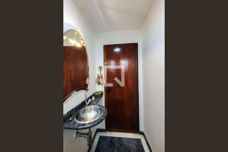 Casa à venda com 585m², 4 quartos e 4 vagasLavabo