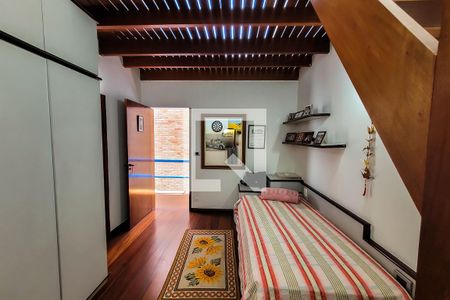 Casa à venda com 585m², 4 quartos e 4 vagasSuíte 2