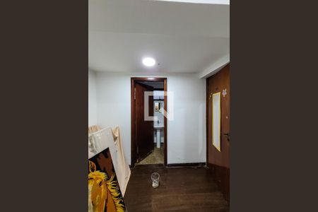 Casa à venda com 585m², 4 quartos e 4 vagasQuarto de Serviço