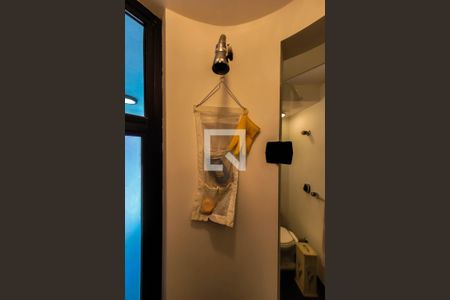 Casa à venda com 585m², 4 quartos e 4 vagasBanheiro Suíte 1