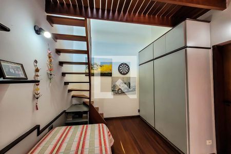 Casa à venda com 585m², 4 quartos e 4 vagasSuíte 2