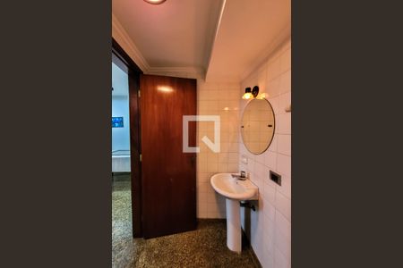 Casa à venda com 585m², 4 quartos e 4 vagasLavabo Salão de Festas