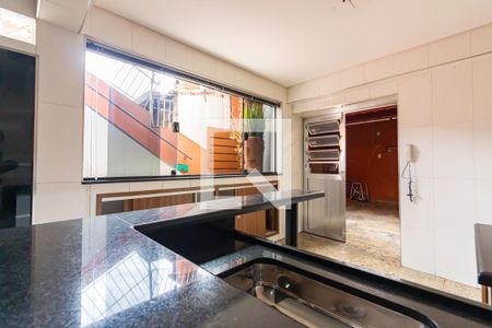 Casa à venda com 224m², 3 quartos e 2 vagasCozinha 
