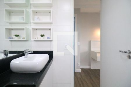 Apartamento à venda com 64m², 2 quartos e 2 vagas Apartamento à venda com 64m², 2 quartos e 2 vagasBanheiro da Suíte