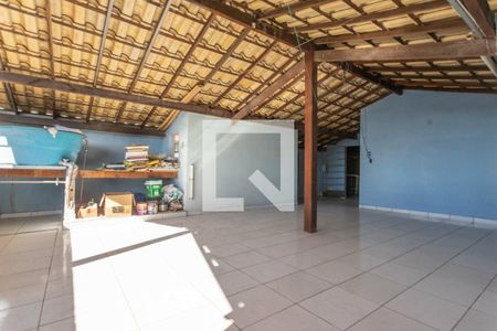 Casa à venda com 271m², 4 quartos e 2 vagas