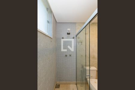 Casa à venda com 336m², 3 quartos e 4 vagas Casa à venda com 336m², 3 quartos e 4 vagasBanheiro Social - Saúna